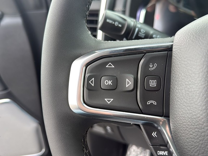 Ram 1500 Vehicle Full-screen Gallery Image 9