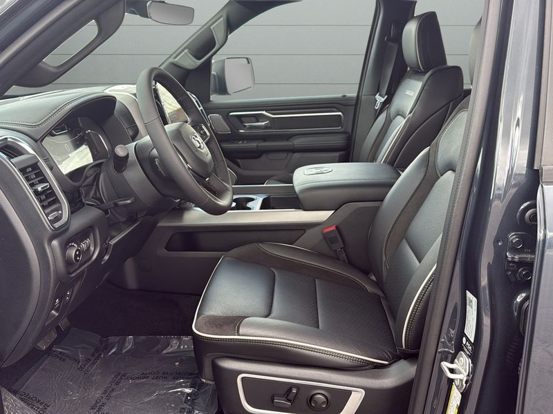 Ram 1500 Vehicle Full-screen Gallery Image 10