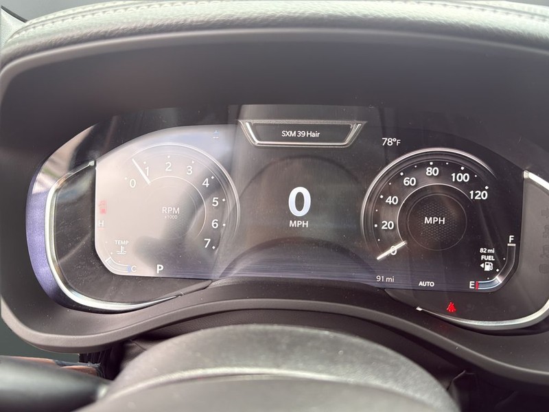 Ram 1500 Vehicle Full-screen Gallery Image 13
