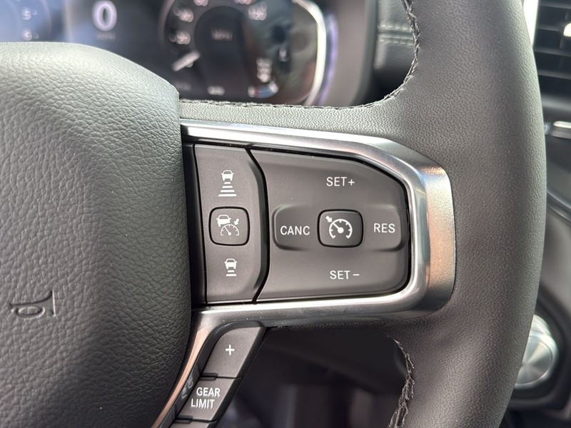Ram 1500 Vehicle Full-screen Gallery Image 20