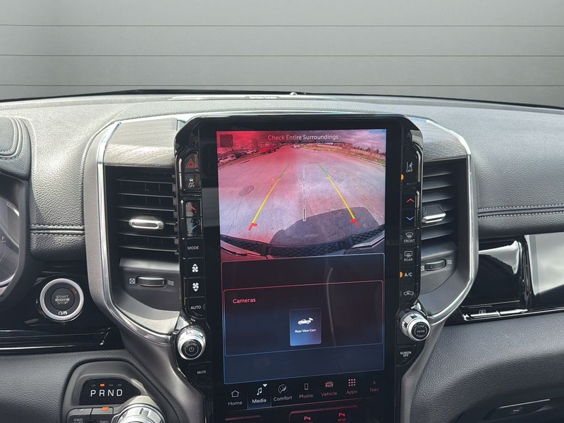Ram 1500 Vehicle Full-screen Gallery Image 23