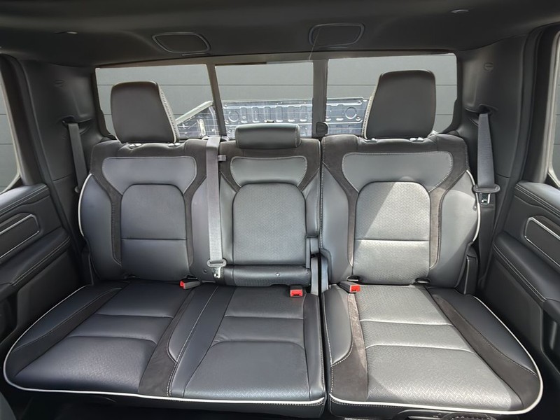 Ram 1500 Vehicle Full-screen Gallery Image 29