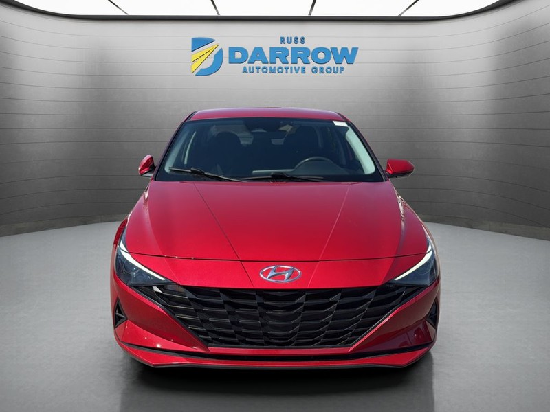 Hyundai Elantra Vehicle Full-screen Gallery Image 8