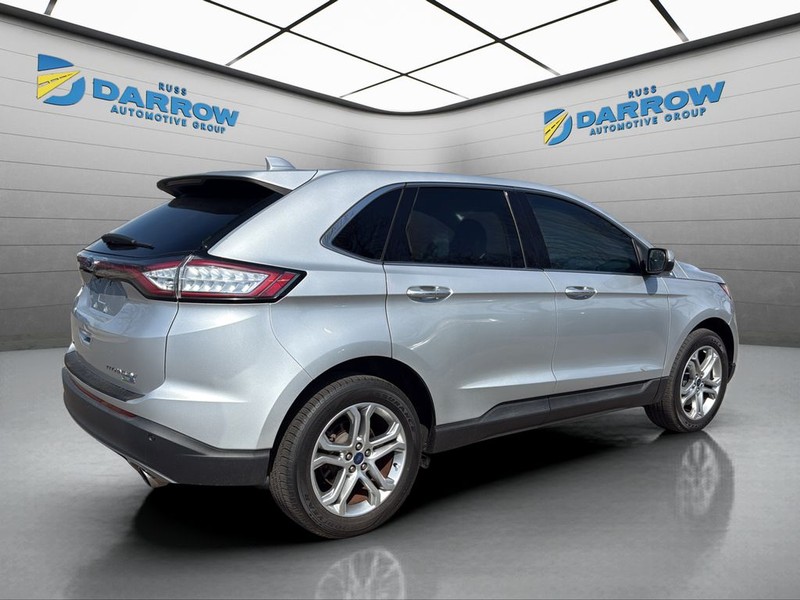 Ford Edge Vehicle Full-screen Gallery Image 5