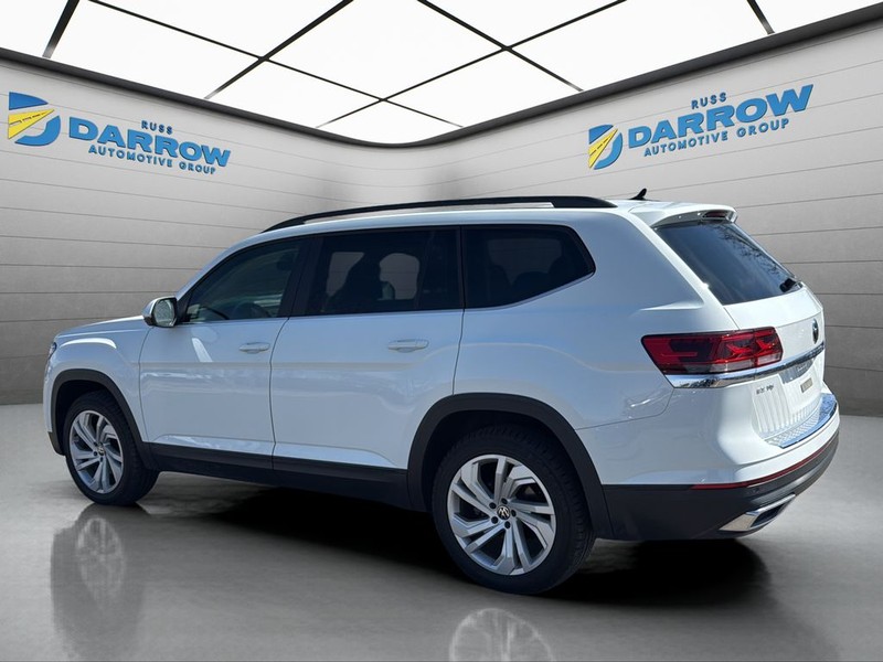 Volkswagen Atlas Vehicle Full-screen Gallery Image 3