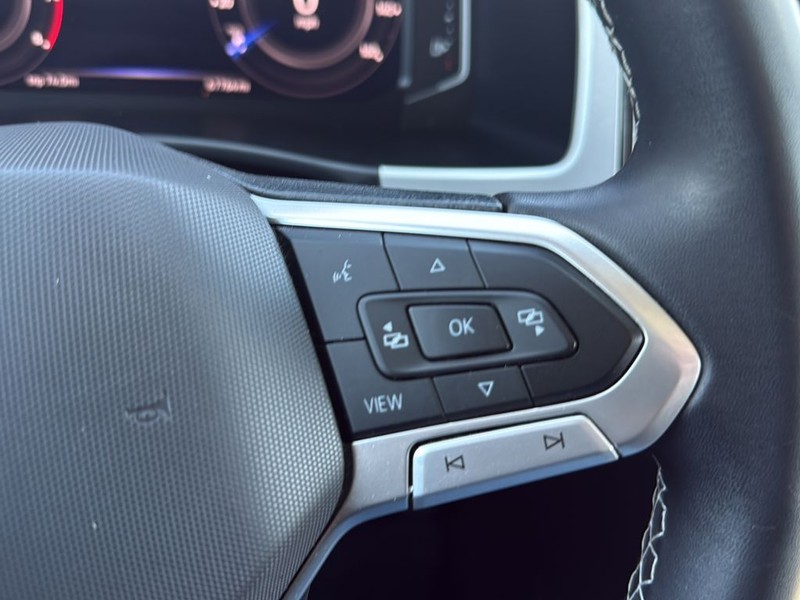 Volkswagen Atlas Vehicle Full-screen Gallery Image 10