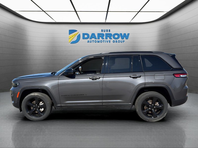 Jeep Grand Cherokee Vehicle Full-screen Gallery Image 02