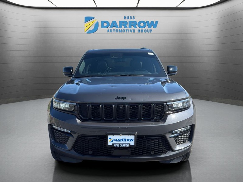 Jeep Grand Cherokee Vehicle Full-screen Gallery Image 08