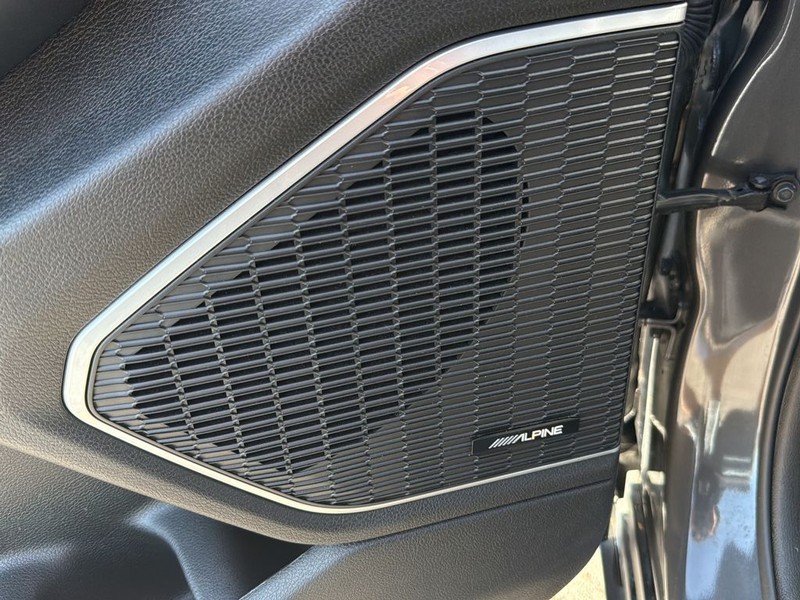 Jeep Grand Cherokee Vehicle Full-screen Gallery Image 27