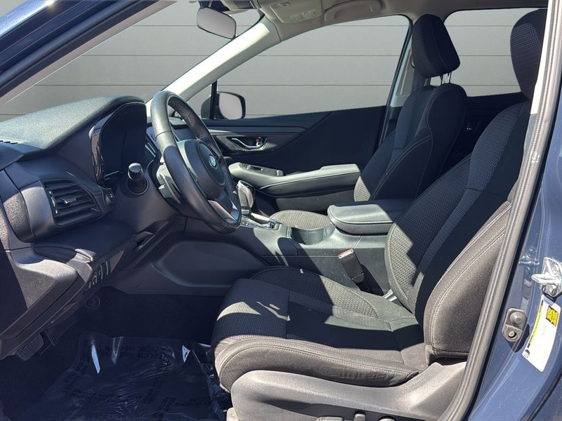 Subaru Outback Vehicle Full-screen Gallery Image 10