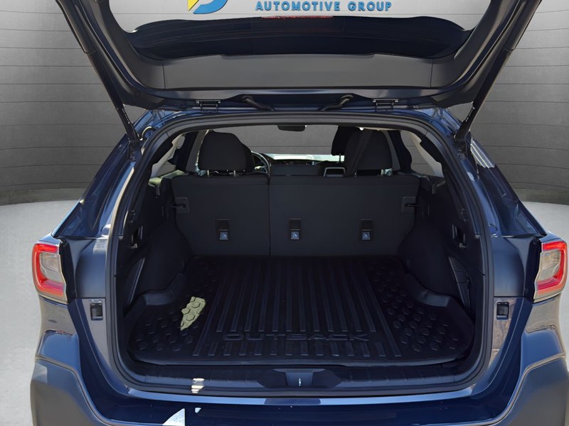 Subaru Outback Vehicle Full-screen Gallery Image 24