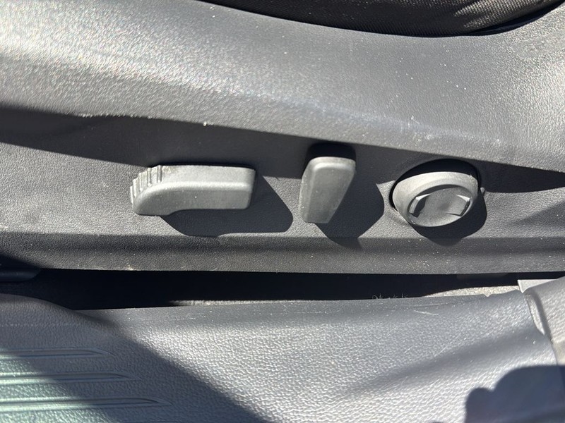 Subaru Outback Vehicle Full-screen Gallery Image 25