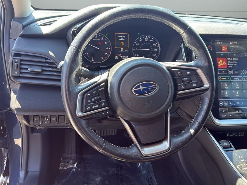 Subaru Outback Vehicle Full-screen Gallery Image 26