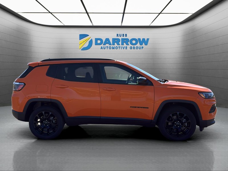 Jeep Compass Vehicle Full-screen Gallery Image 6