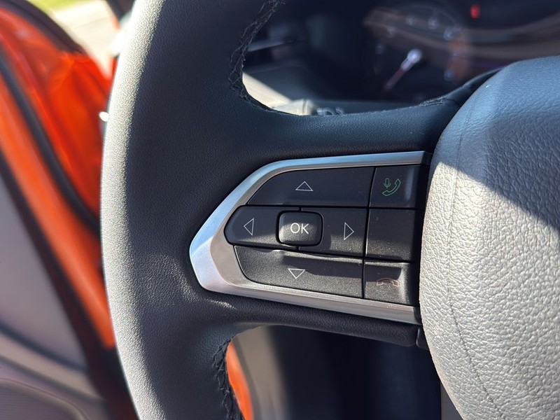 Jeep Compass Vehicle Full-screen Gallery Image 9