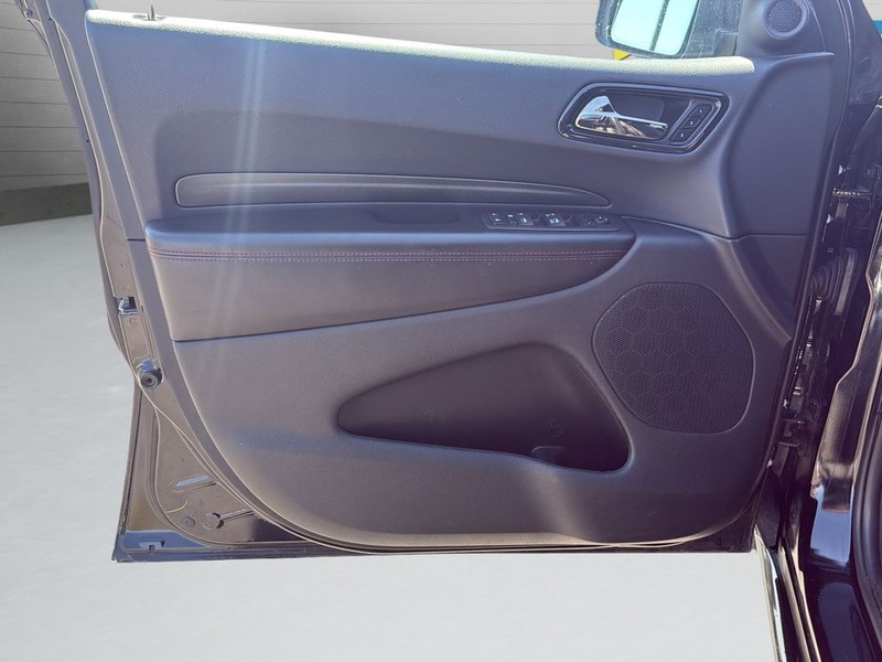 Dodge Durango Vehicle Full-screen Gallery Image 11