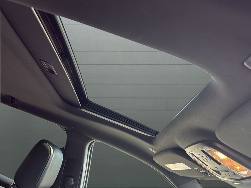 Dodge Durango Vehicle Full-screen Gallery Image 16