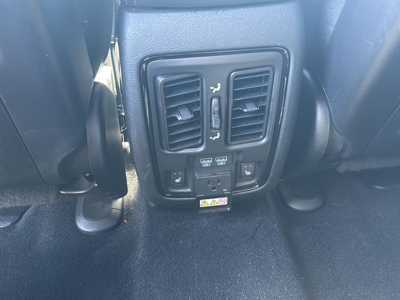 Dodge Durango Vehicle Full-screen Gallery Image 18