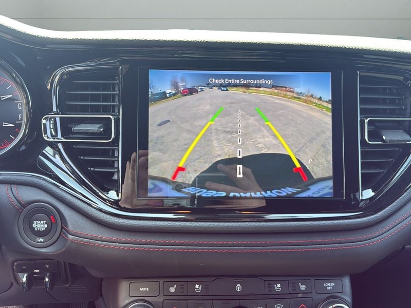 Dodge Durango Vehicle Full-screen Gallery Image 24