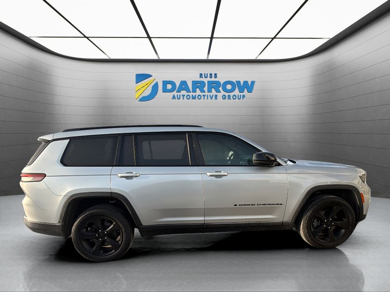 Jeep Grand Cherokee L Vehicle Full-screen Gallery Image 6