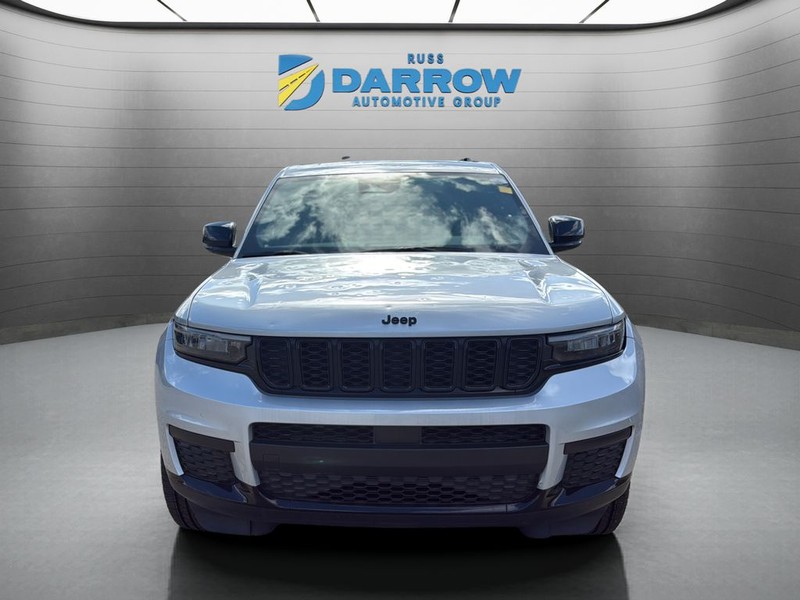 Jeep Grand Cherokee L Vehicle Full-screen Gallery Image 8