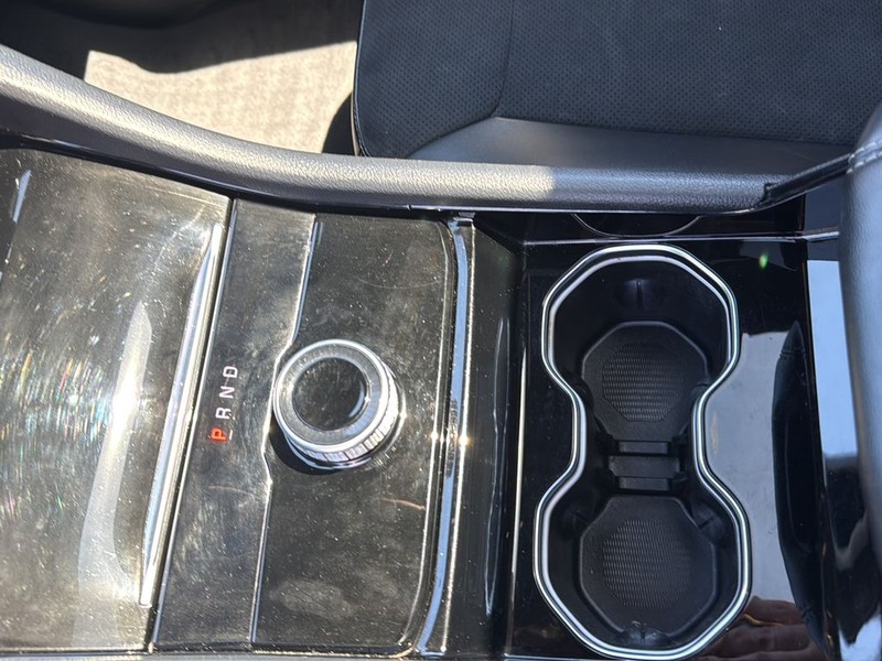 Jeep Grand Cherokee L Vehicle Full-screen Gallery Image 22