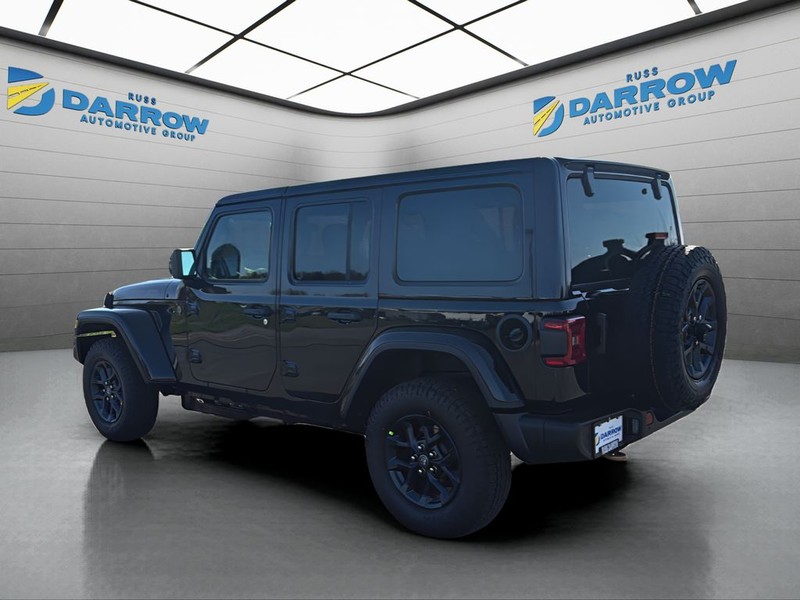 Jeep Wrangler Vehicle Full-screen Gallery Image 3