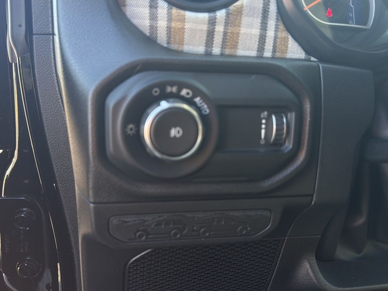 Jeep Wrangler Vehicle Full-screen Gallery Image 18