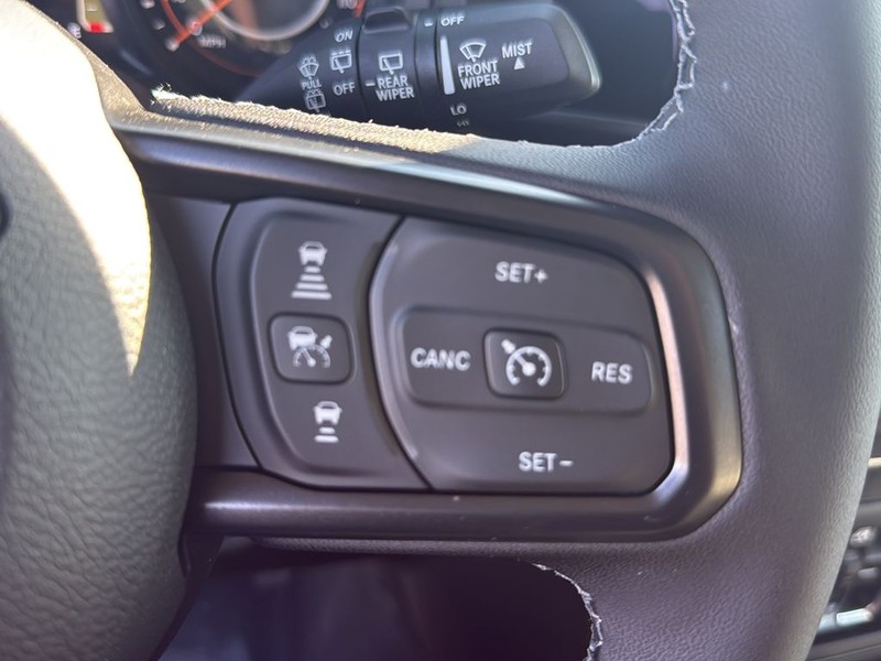 Jeep Wrangler Vehicle Full-screen Gallery Image 19