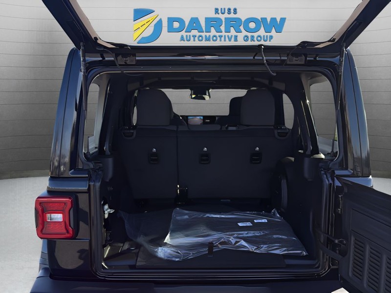 Jeep Wrangler Vehicle Full-screen Gallery Image 24