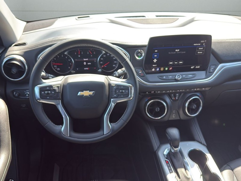 Chevrolet Blazer Vehicle Full-screen Gallery Image 12
