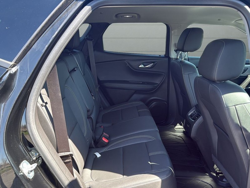 Chevrolet Blazer Vehicle Full-screen Gallery Image 14