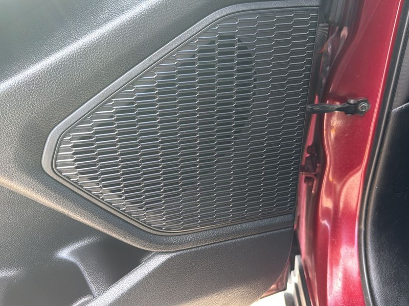 Jeep Grand Cherokee L Vehicle Full-screen Gallery Image 26