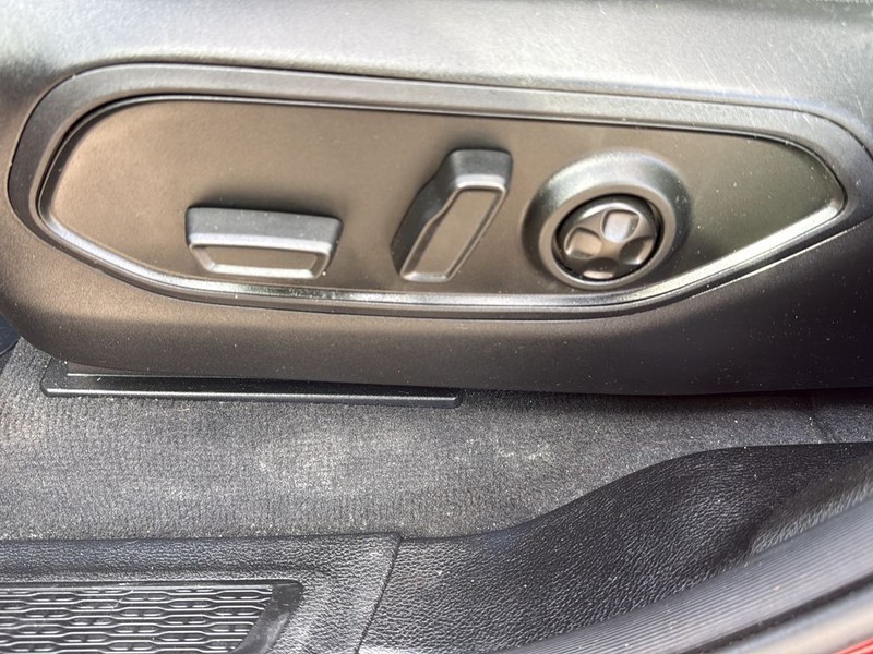 Jeep Grand Cherokee L Vehicle Full-screen Gallery Image 27