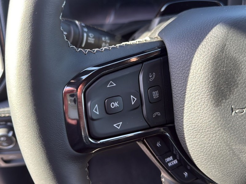 Ram 1500 Vehicle Full-screen Gallery Image 9