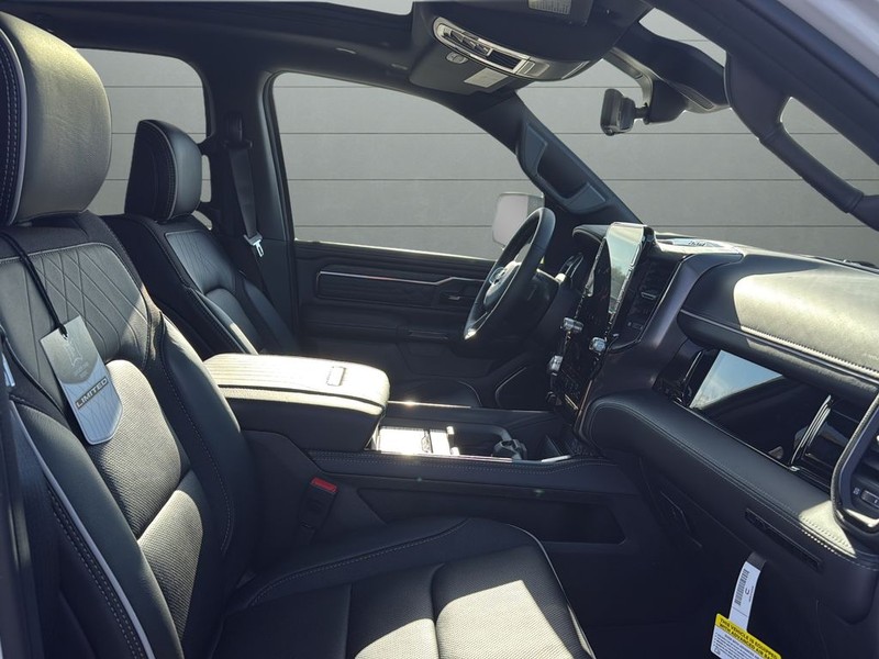 Ram 1500 Vehicle Full-screen Gallery Image 15