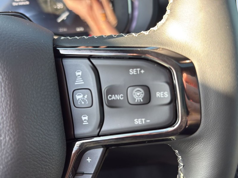 Ram 1500 Vehicle Full-screen Gallery Image 20