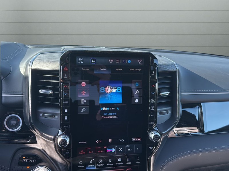 Ram 1500 Vehicle Full-screen Gallery Image 22