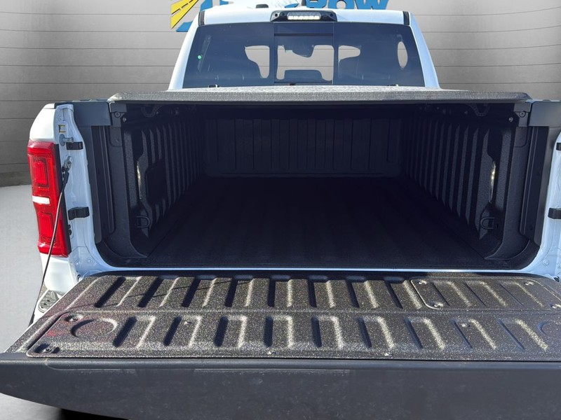 Ram 1500 Vehicle Full-screen Gallery Image 25