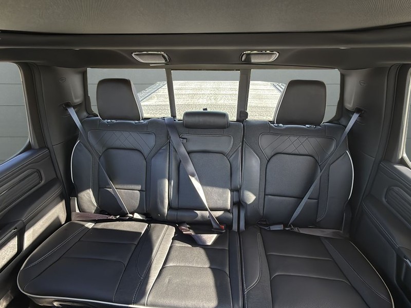 Ram 1500 Vehicle Full-screen Gallery Image 29