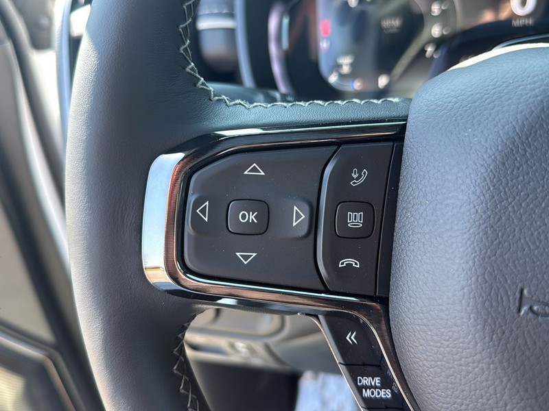 Ram 1500 Vehicle Full-screen Gallery Image 9