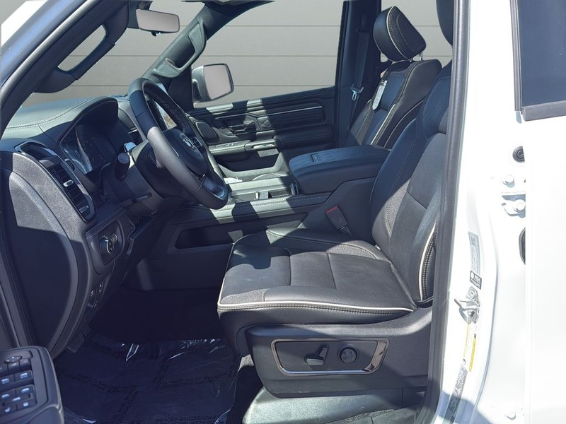 Ram 1500 Vehicle Full-screen Gallery Image 10