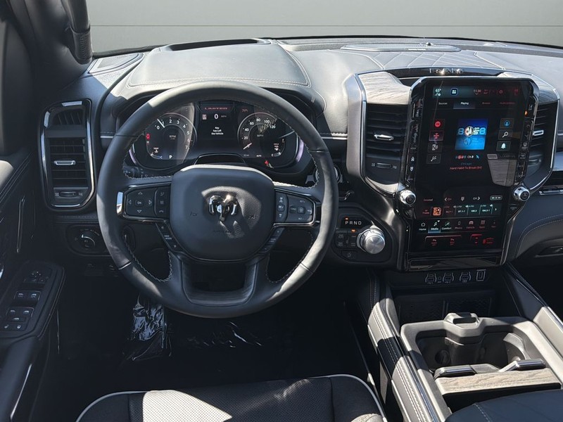 Ram 1500 Vehicle Full-screen Gallery Image 12