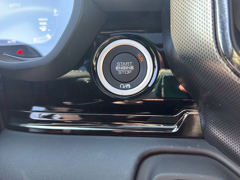 Ram 1500 Vehicle Full-screen Gallery Image 21