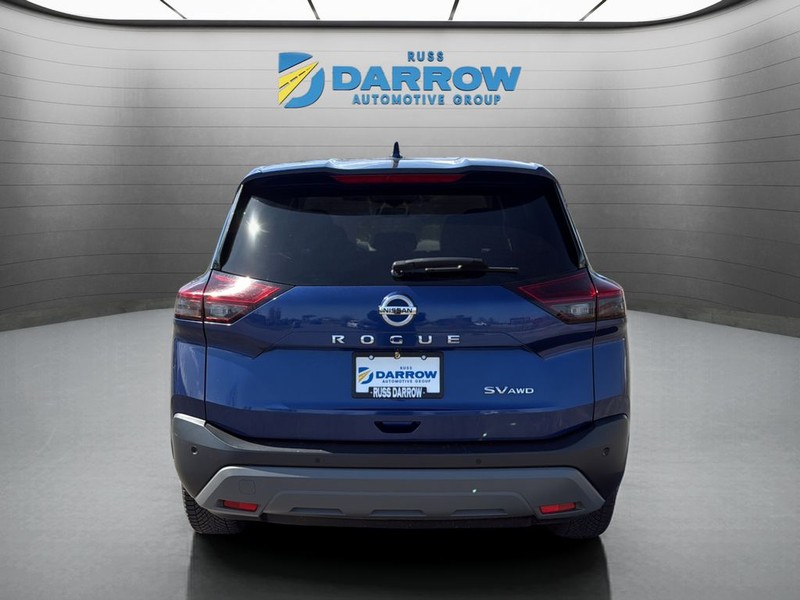 Nissan Rogue Vehicle Full-screen Gallery Image 4