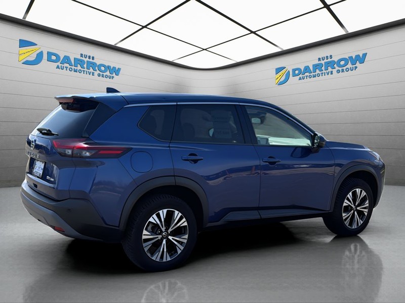 Nissan Rogue Vehicle Full-screen Gallery Image 5