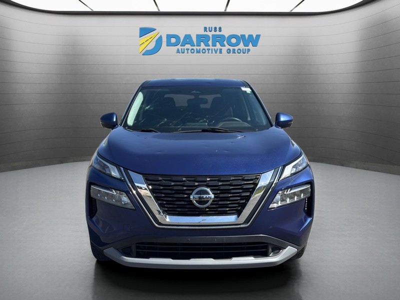 Nissan Rogue Vehicle Full-screen Gallery Image 8