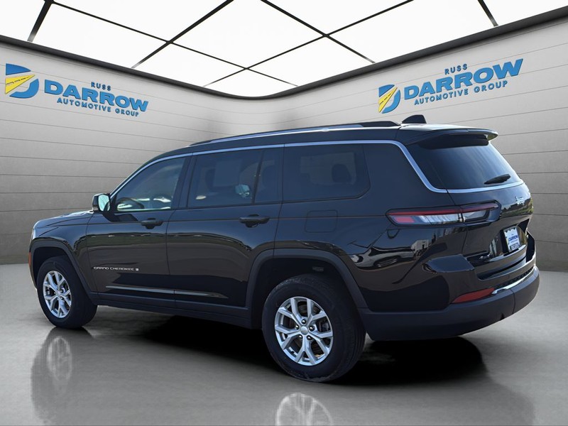 Jeep Grand Cherokee L Vehicle Full-screen Gallery Image 3