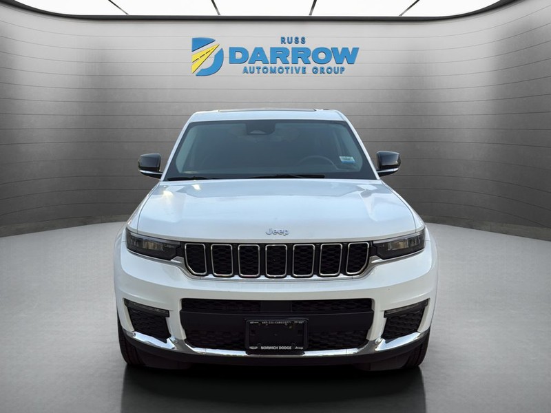 Jeep Grand Cherokee L Vehicle Full-screen Gallery Image 8