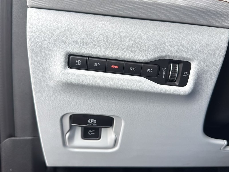Jeep Cherokee Vehicle Full-screen Gallery Image 19